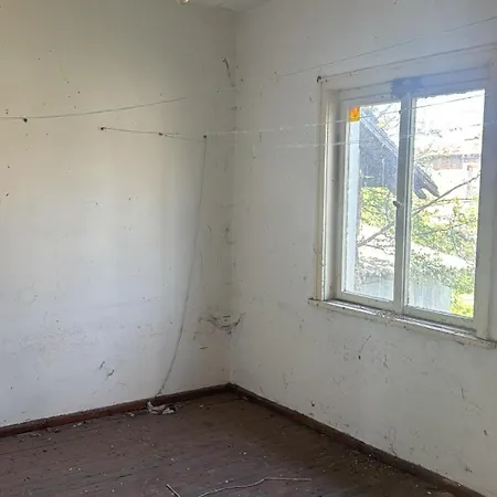 Pazardzhik Shelter House 3 Empty Rooms, No Electric, No Water, No Wc, Free Car Parking, Glavinitsa Self Check-in *
