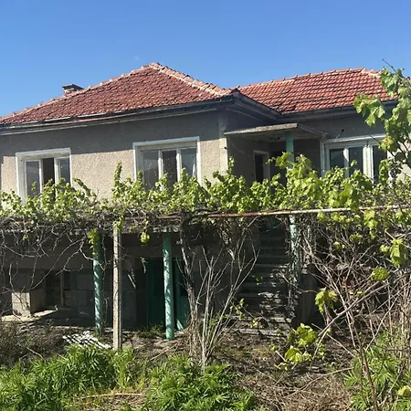 Pazardzhik Shelter House 3 Empty Rooms, No Electric, No Water, No Wc, Free Car Parking, Glavinitsa Self Check-in *