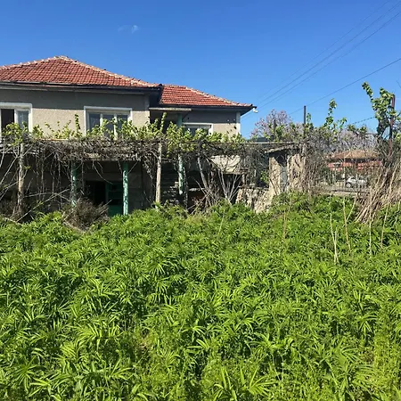 Pazardzhik Shelter House 3 Empty Rooms, No Electric, No Water, No Wc, Free Car Parking, Glavinitsa Self Check-in Camping Glavinitsa (Pazardzhik)