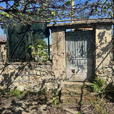 Pazardzhik Shelter House 3 Empty Rooms, No Electric, No Water, No Wc, Free Car Parking, Glavinitsa Self Check-in Glavinitsa (Pazardzhik)
